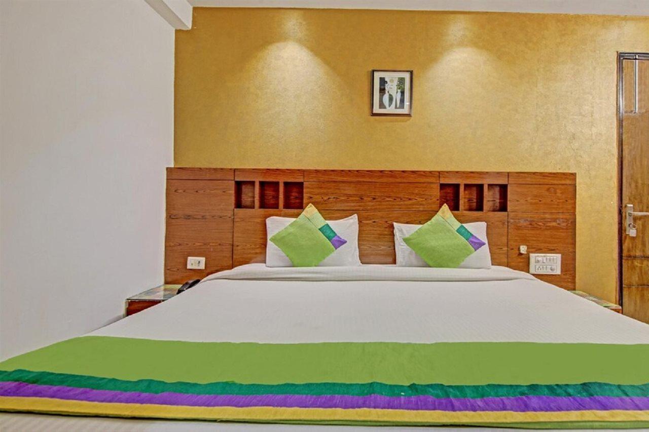 Hotel Fabexpress Le Grand Nowe Delhi Zewnętrze zdjęcie