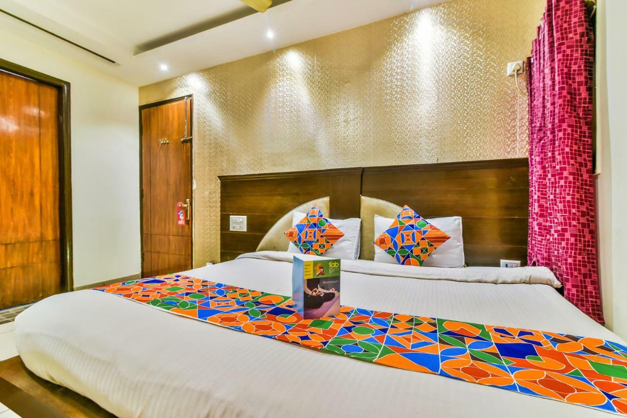 Hotel Fabexpress Le Grand Nowe Delhi Zewnętrze zdjęcie